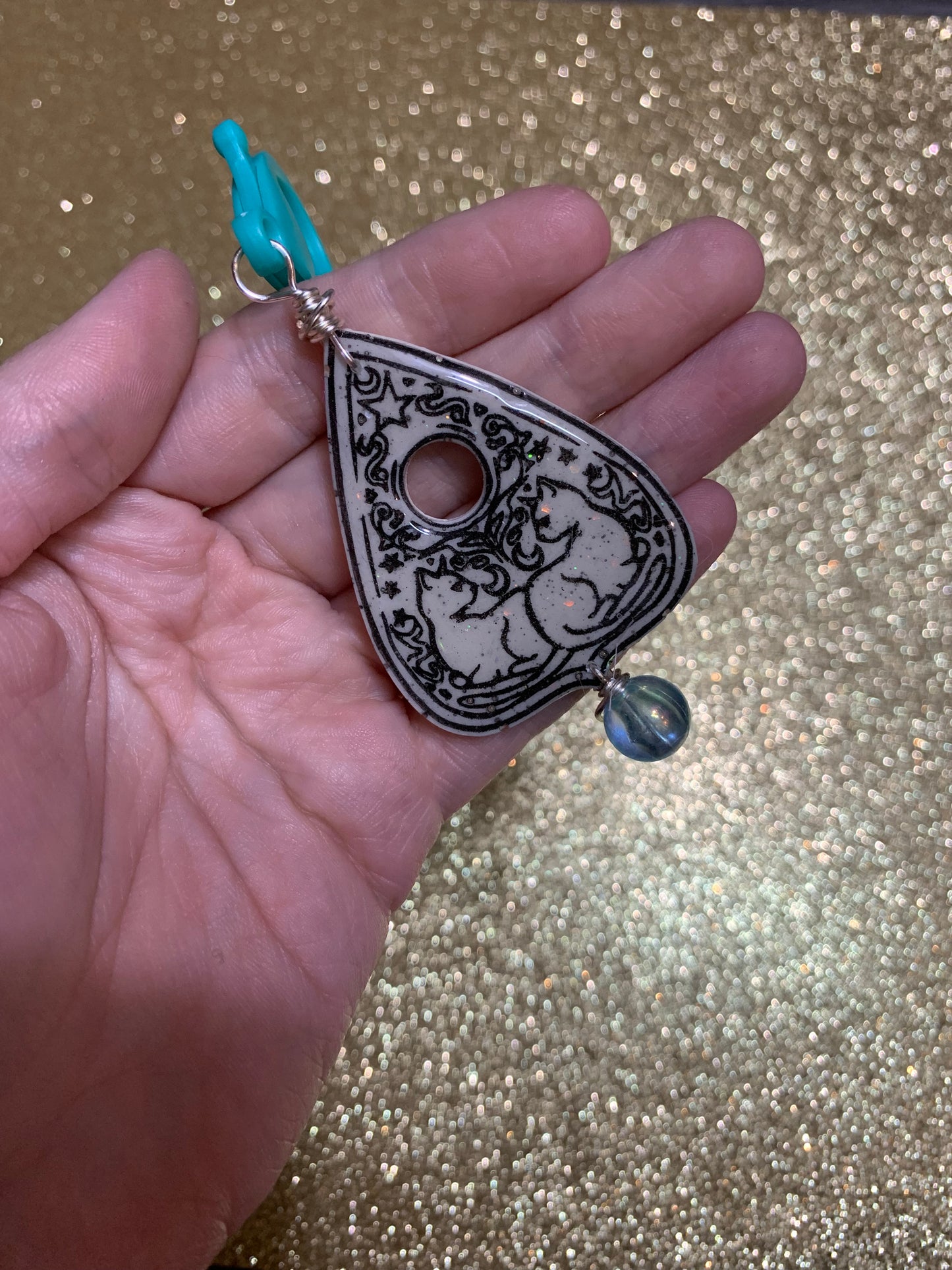 Color shifting Planchette