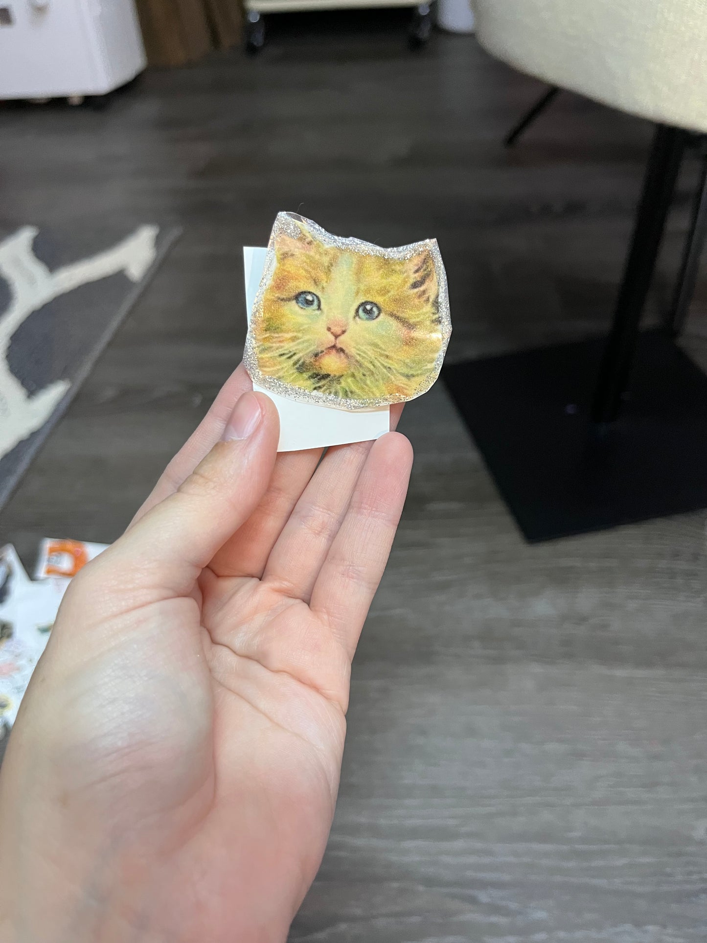 Cat pin