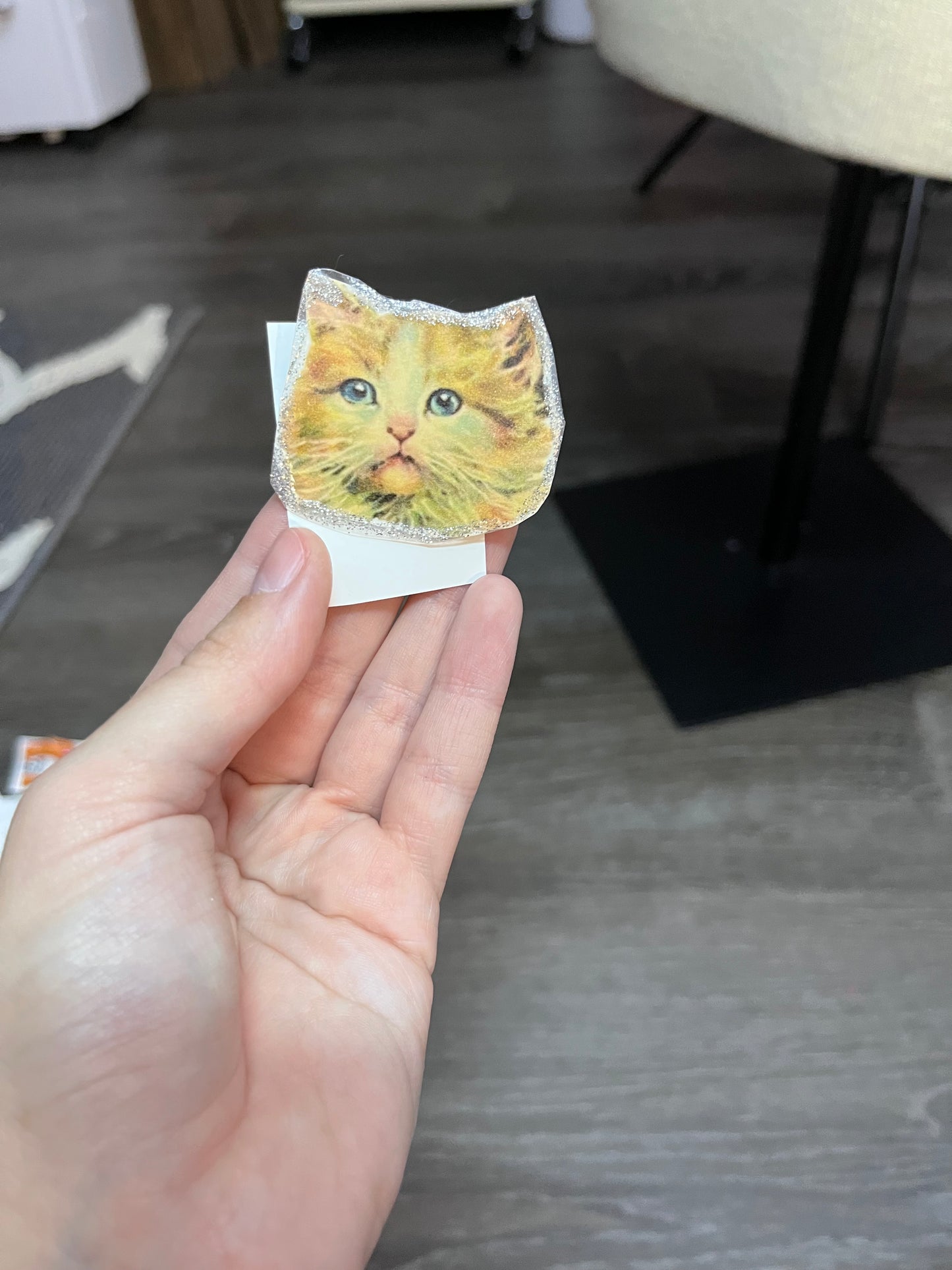 Cat pin