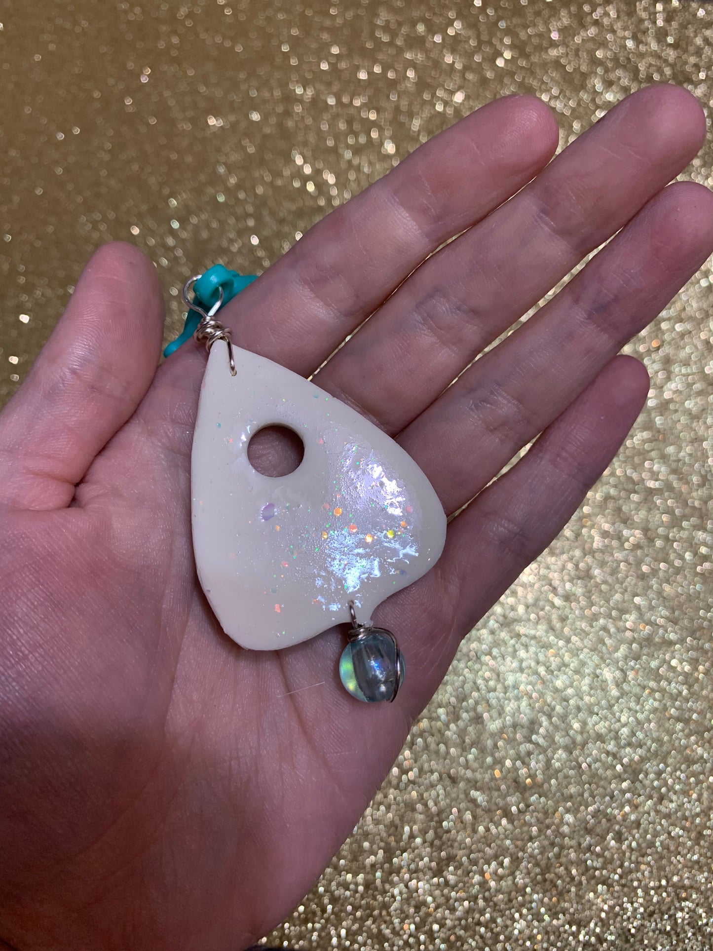 Color shifting Planchette