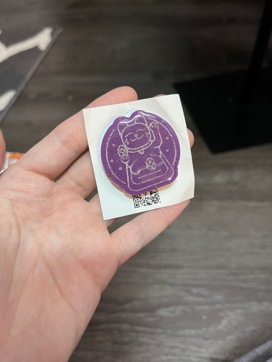 Cat pin