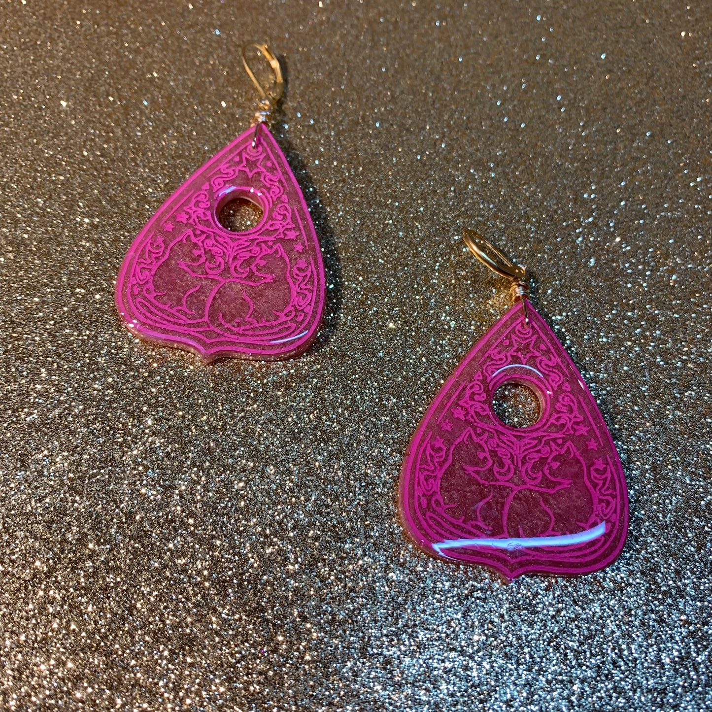 Hot pink Planchette