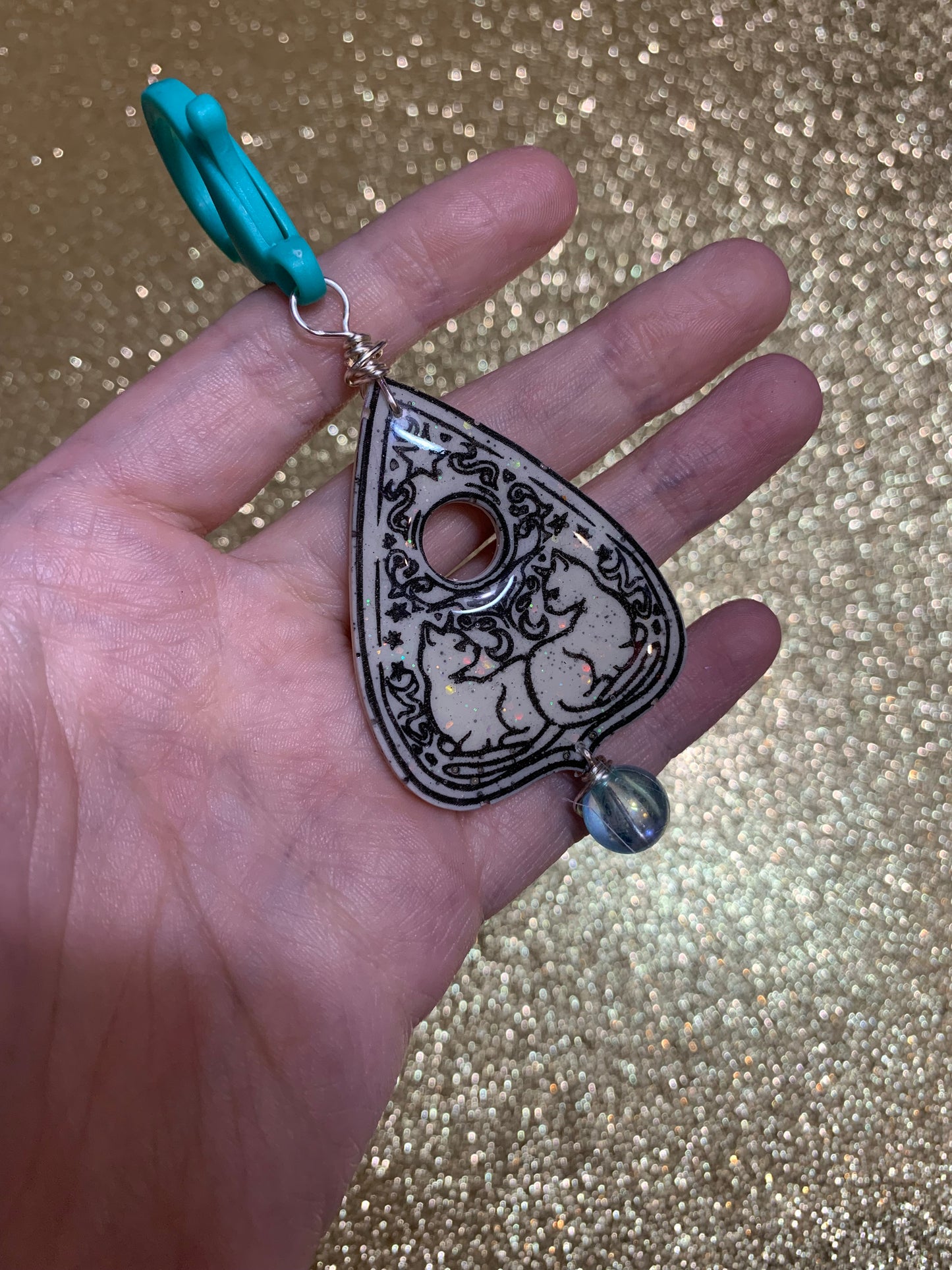 Color shifting Planchette