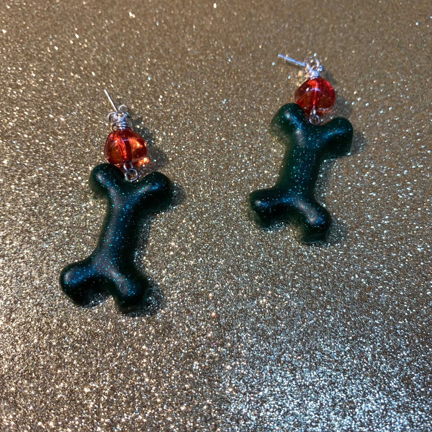 Holly dog boat earrings