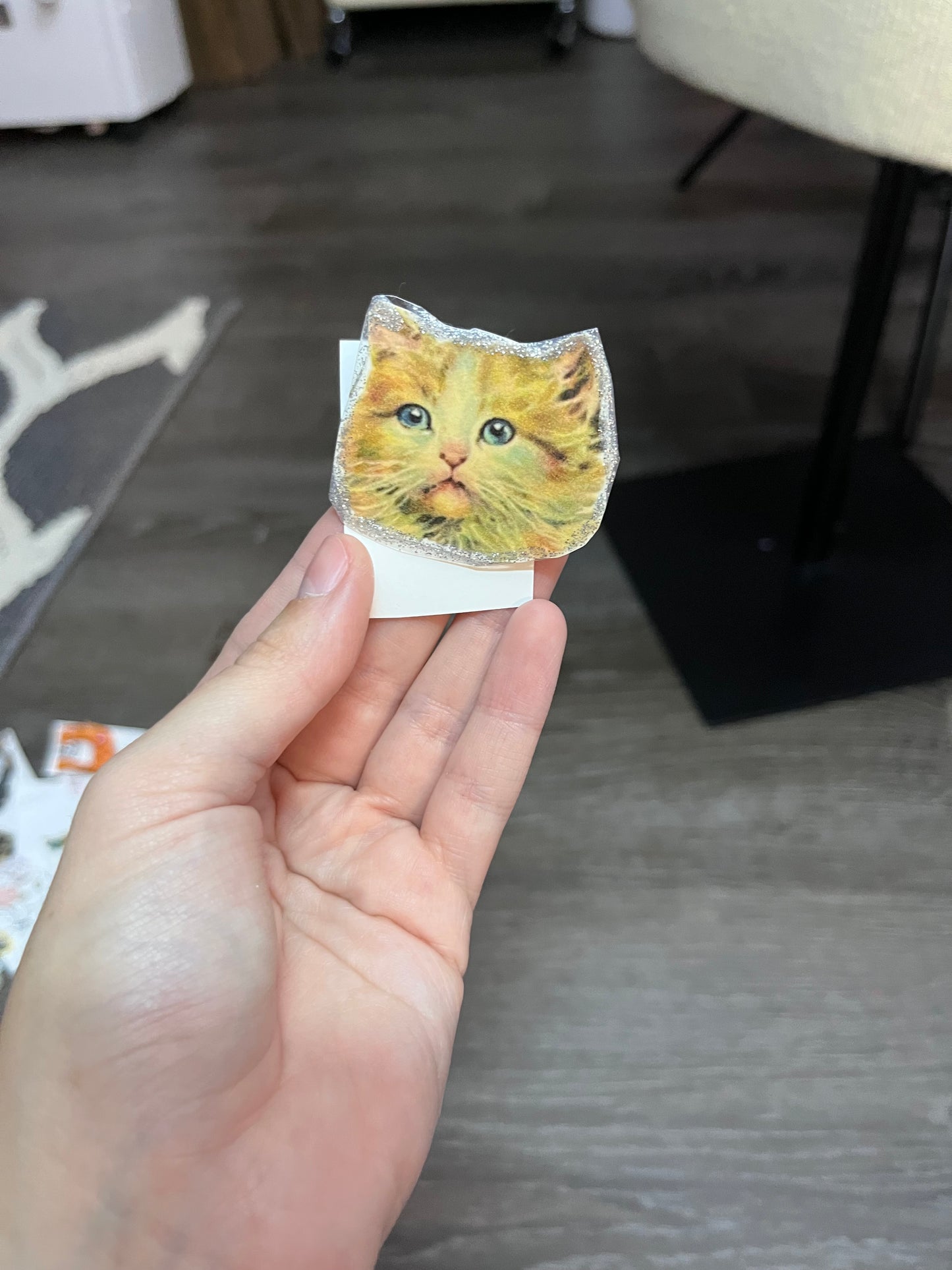 Cat pin